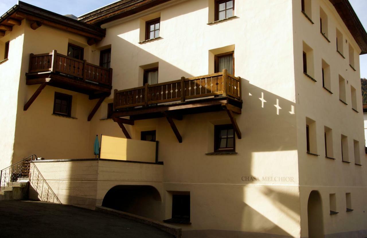 Chasa Melchior Apartment แซร์เนซ ภายนอก รูปภาพ