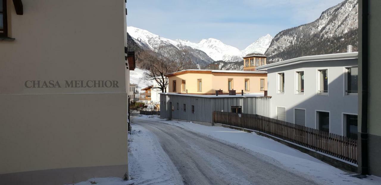 Chasa Melchior Apartment แซร์เนซ ภายนอก รูปภาพ