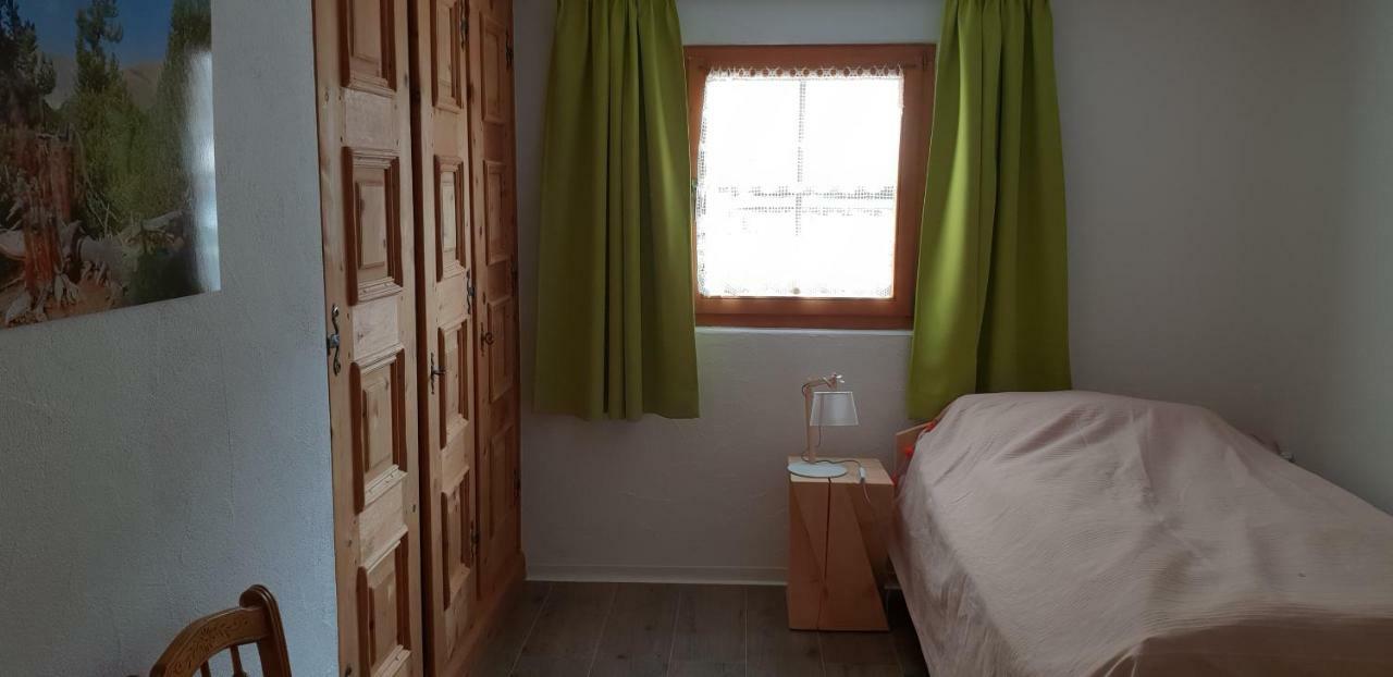 Chasa Melchior Apartment แซร์เนซ ภายนอก รูปภาพ