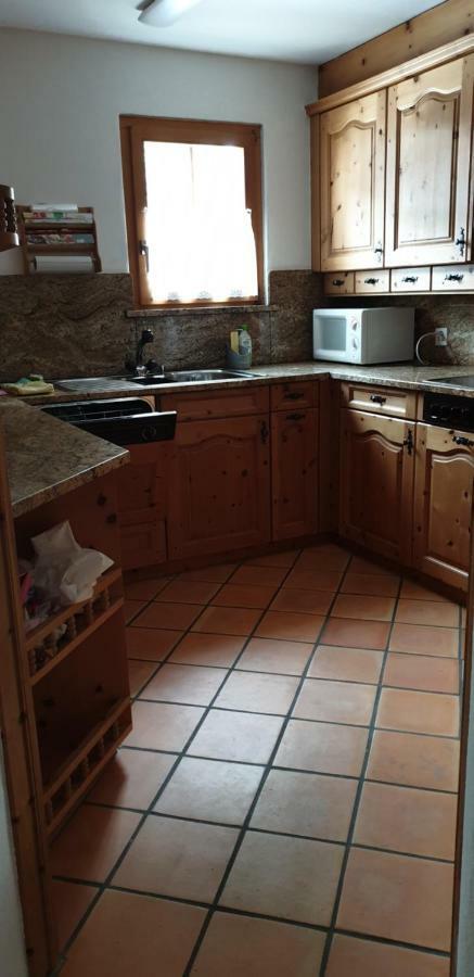 Chasa Melchior Apartment แซร์เนซ ภายนอก รูปภาพ